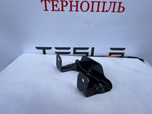  109722200A Tesla