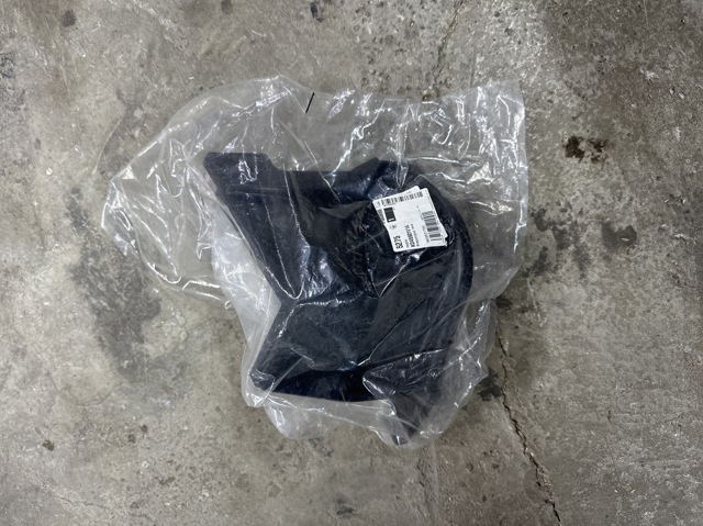 Купити KD45501V1A Mazda Повітропровід (дефлектор) радіатора, лівий