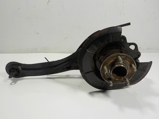 BV615A969BF Ford Цапфа поворотна ліва