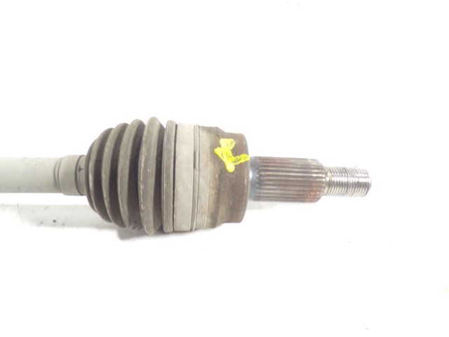 LR060412 Land Rover Привід задній