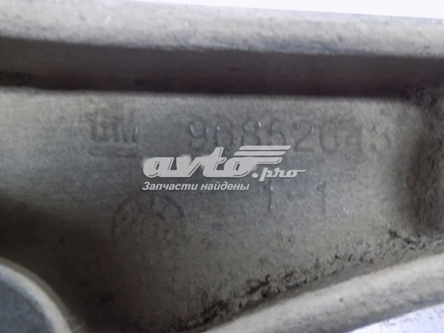 Кронштейн подушки КПП 96852643 General Motors