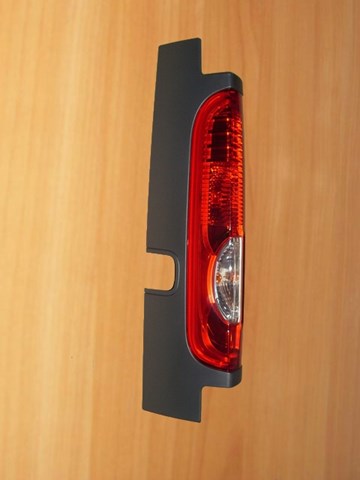 Облицювання ліхтаря заднього, лівого Renault Trafic 2 (JL) (Рено Трафік)