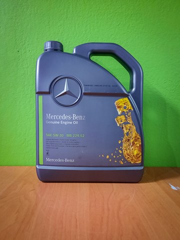 A000989700613 Mercedes Масло двигуна