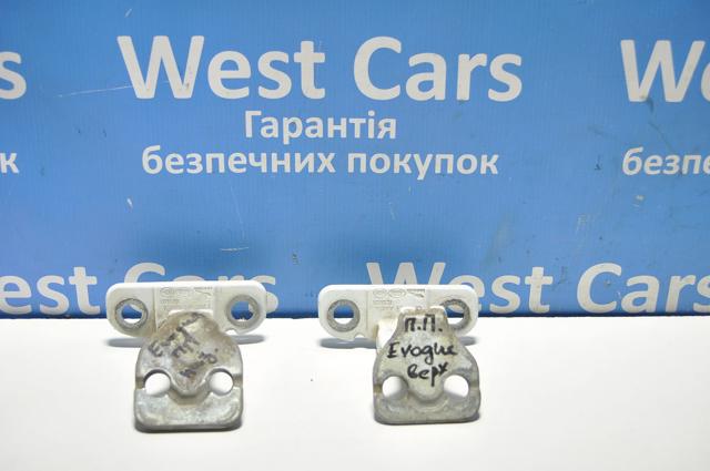 Купити LR042352 Land Rover Петля передніх дверей права