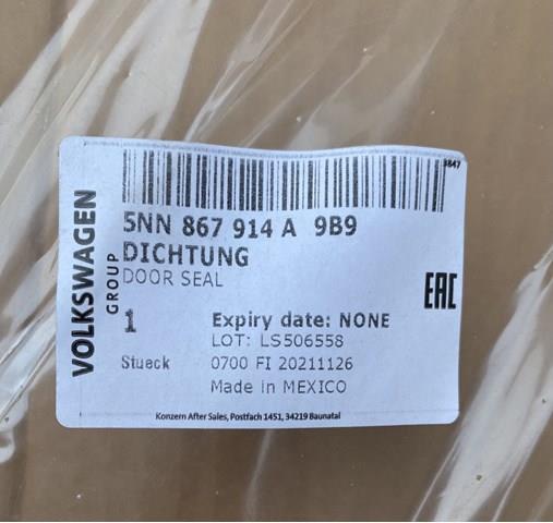 Купити 5NN867914A9B9 VAG Ущільнювач двері задньої правої (на кузові)