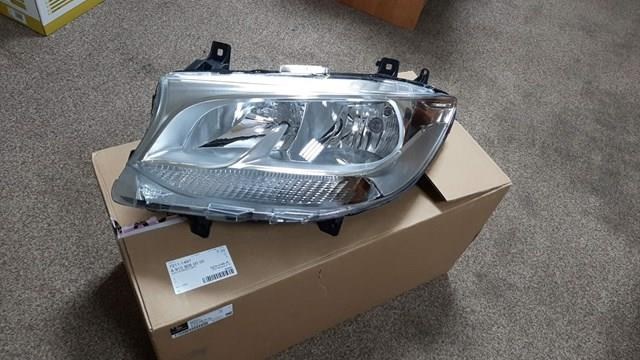 Фара ліва передня Mercedes A9109060000 ціна, від 208.48 USD