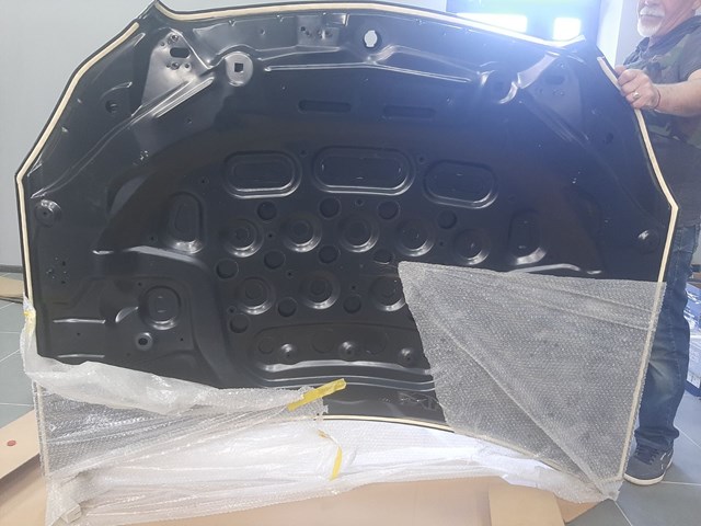 Капот AND 30823031 ціна, від 465.18 USD
