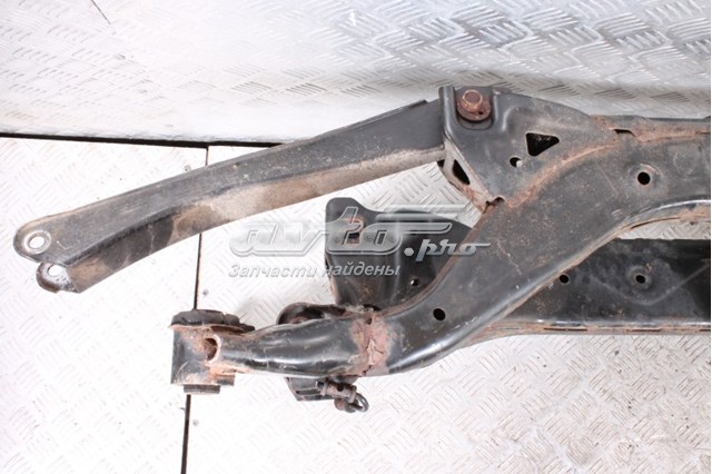 Балка задня 4100A050 Mitsubishi