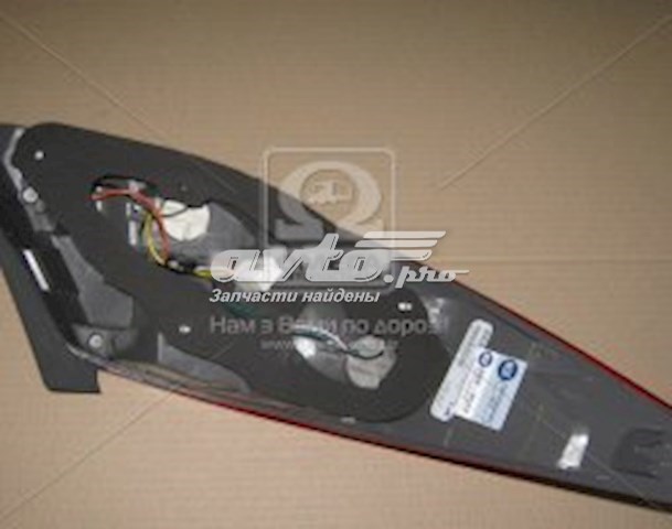 Задня права фара 11B941001N TYC