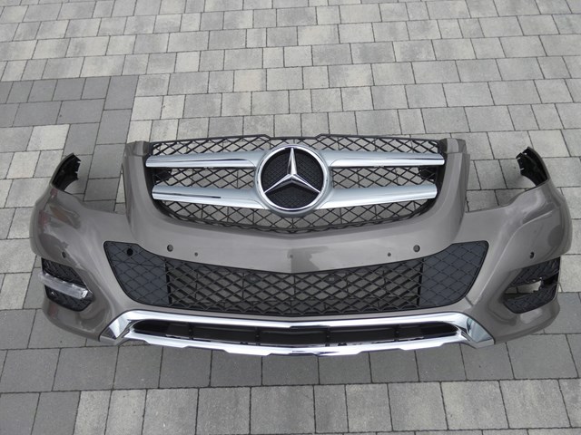 Кронштейн бампера переднього A2048855165 Mercedes