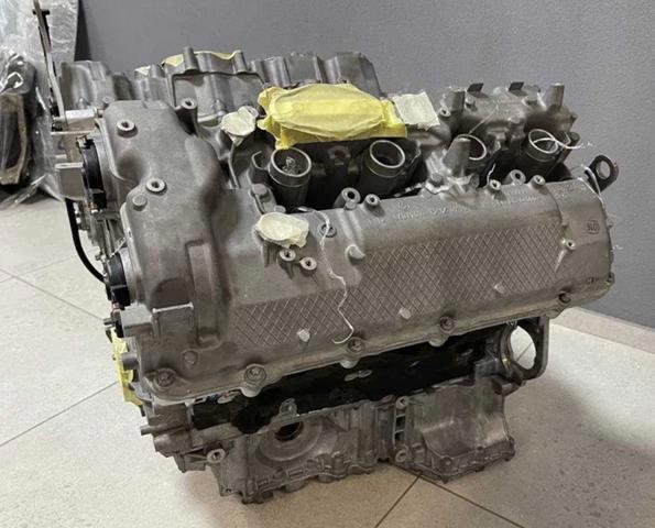 Двигун 11002409324 BMW