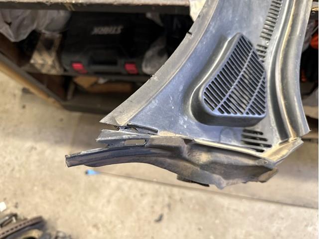  AE835402216AA Ford