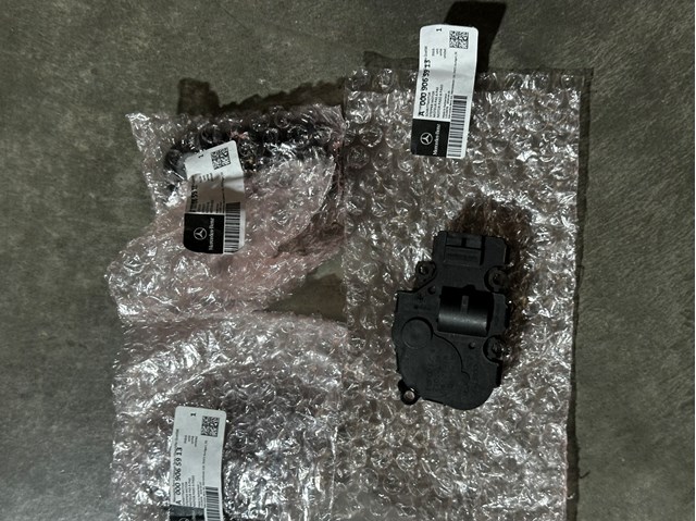 Привід системи автоматичного управління обігрівачем Mercedes A000906591364