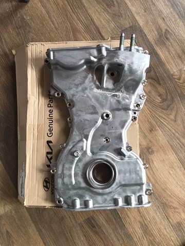 Кришка двигуна передня 213502G300 Hyundai/Kia
