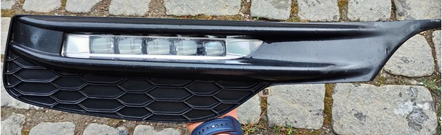 Купити 71109T2MT61 Honda Заглушка/ решітка протитуманних фар бампера переднього, права