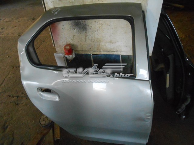 Двері задні, праві Renault (RVI) 821002038R ціна, від  USD