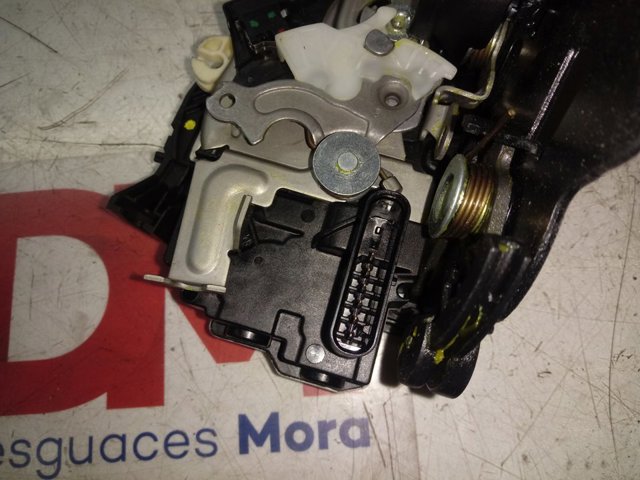 Замок передньої лівої двері C2D31386 Jaguar