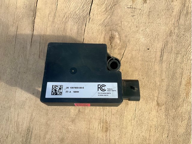  Tesla 109785500E