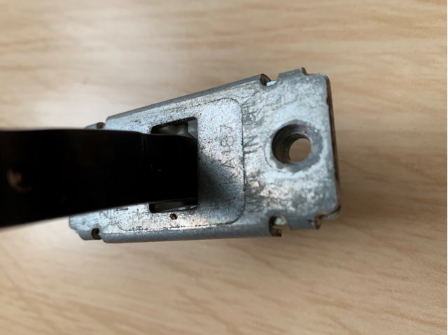  Mazda D10E58270 ціна, від 11.67 USD