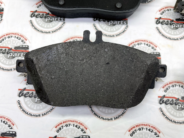 Передні тормозні колодки A000420910490 Mercedes