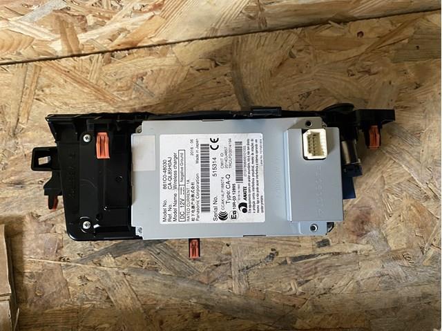 861C048030 Toyota Станція для бездротової зарядки