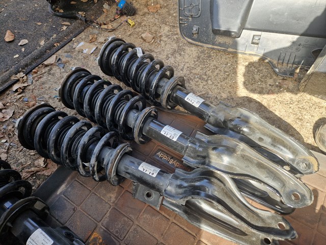 118837600E Tesla 