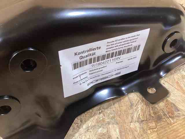 9J1804221YGRV Porsche 