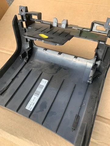 Купити LR044984 Land Rover 