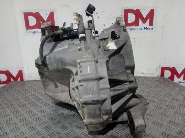 Купити D2C4B Mazda Ручна коробка передач