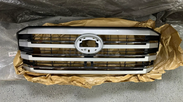 5310160L50 Toyota Решітка радіатора