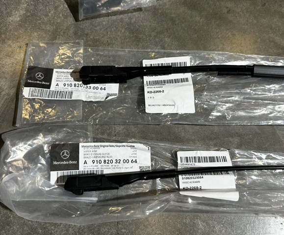 A910820320064 Mercedes Ричаг двірника