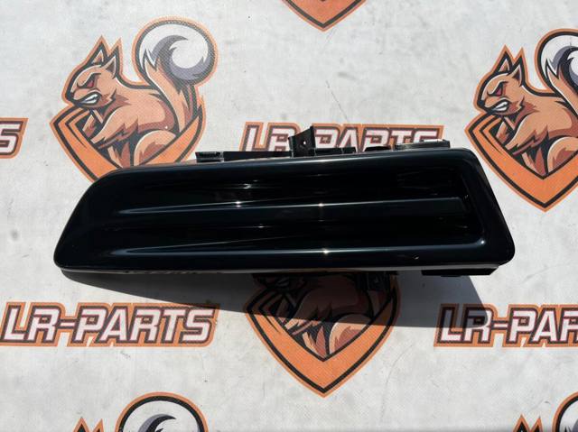 LR061228 Land Rover Молдинг бампера переднього, праве