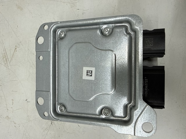  Tesla 109575700C