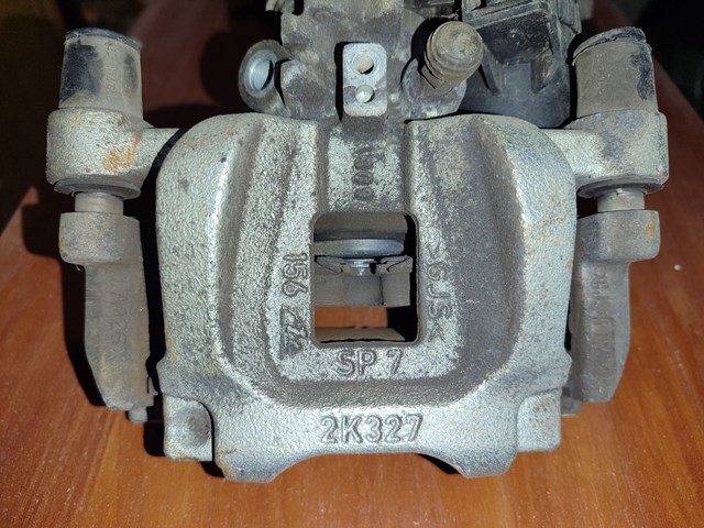Супорт гальмівний задній правий Land Rover LR113706 ціна, від 68.93 USD