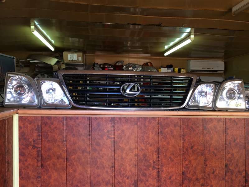 Розбірка LEXUS LX 470 позашляховик (UZJ100) (2002 - 2007)