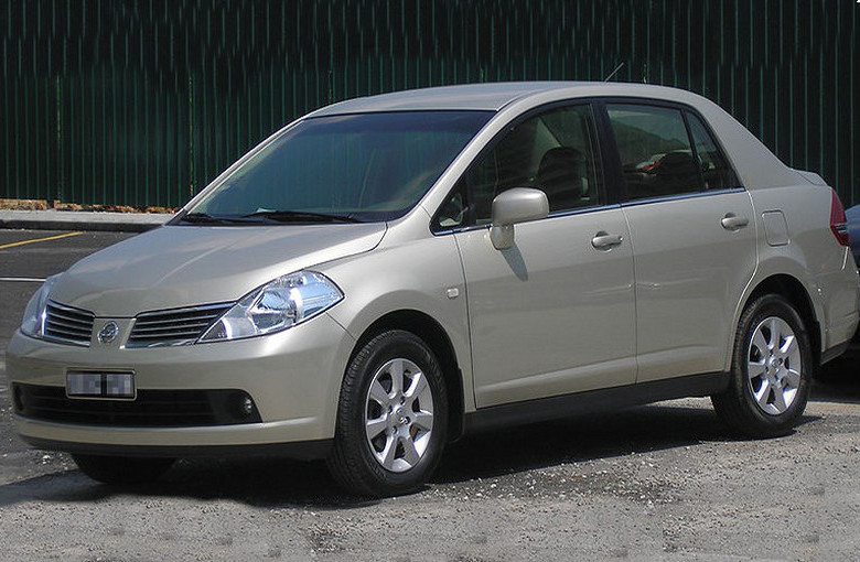 Nissan Tiida LATIO ASIA (2005 - 2012)