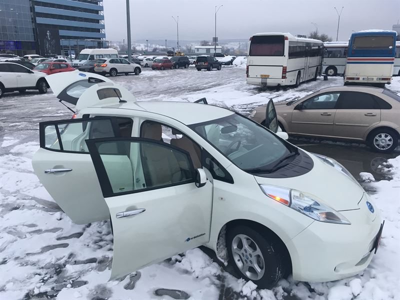 Розбірка NISSAN LEAF I хетчбек (ZE0) (2010 - 2012)