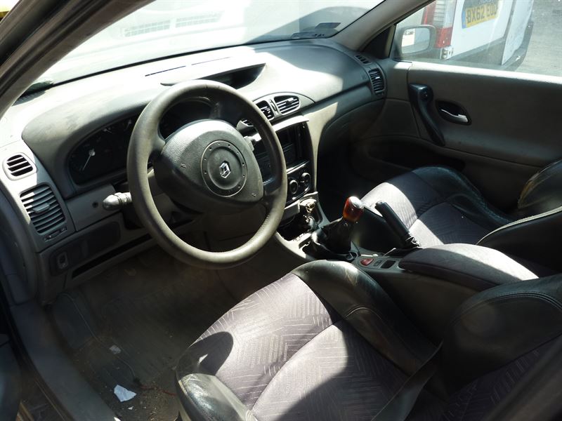 Розбірка RENAULT LAGUNA II хетчбек (BG0, BG1) (2001 - 2007)