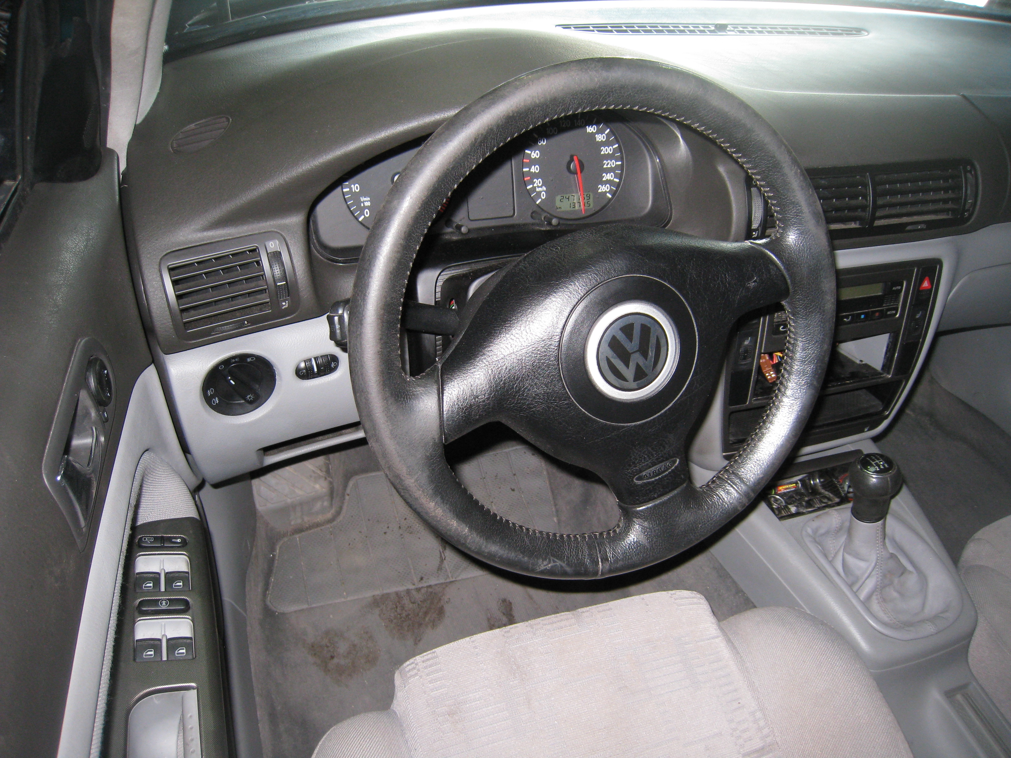 Розбірка VOLKSWAGEN PASSAT B5 універсал (3B5) (1997 - 2001)
