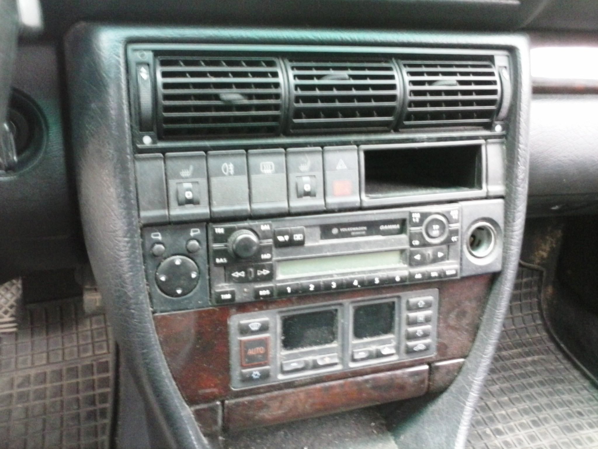 AUDI A6 C4 універсал (4A5) (1994 - 1998) Авторозборка AUDI A6 C4 універсал (4A5) (1994 - 1998)