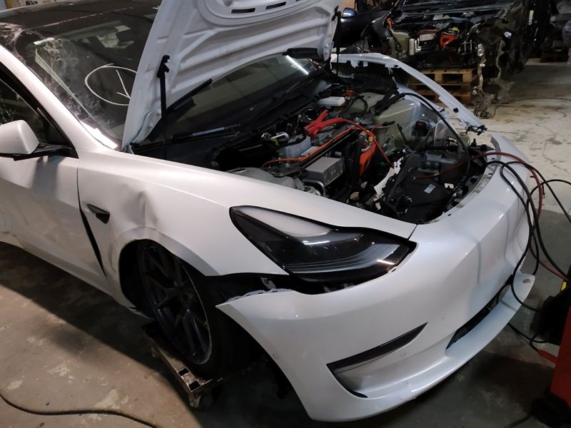 Розбірка TESLA MODEL 3 седан (5YJ3) (2016 - 2026)