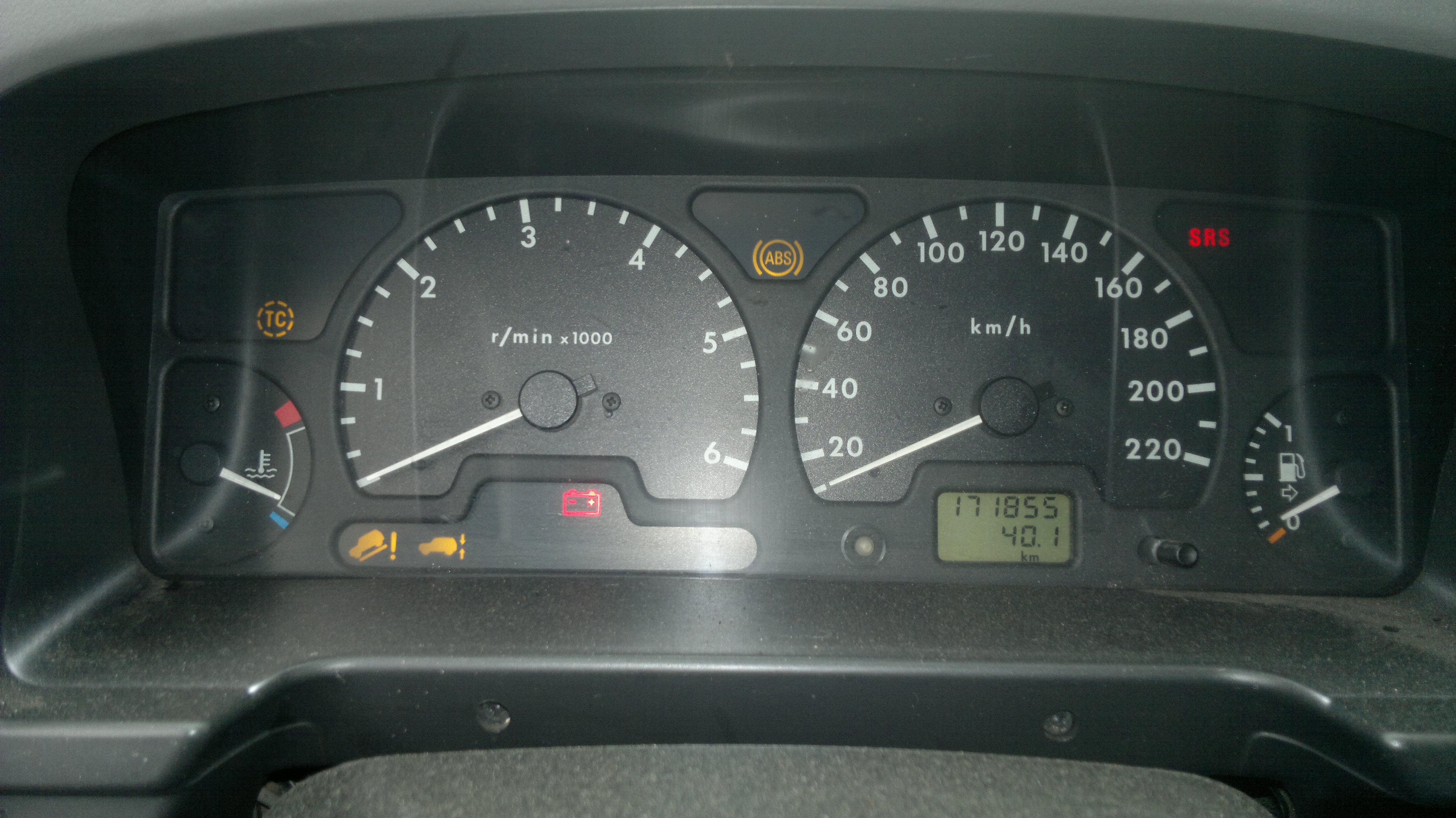 Розбірка LAND ROVER DISCOVERY II позашляховик (LJ ,LT) (1998 - 2004)