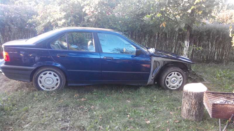 BMW 3 седан (E36) (1990 - 1998) Авторозборка BMW 3 седан (E36) (1990 - 1998)