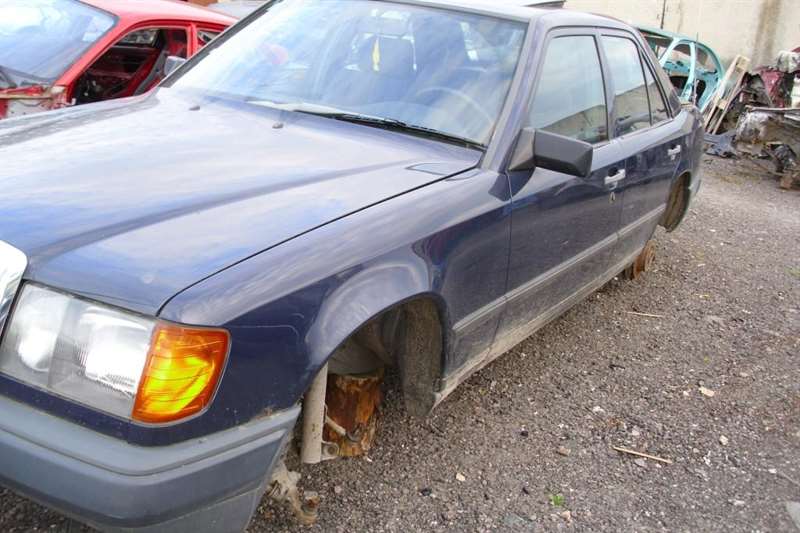 Розбірка MERCEDES E седан (W124) (1984 - 1993)