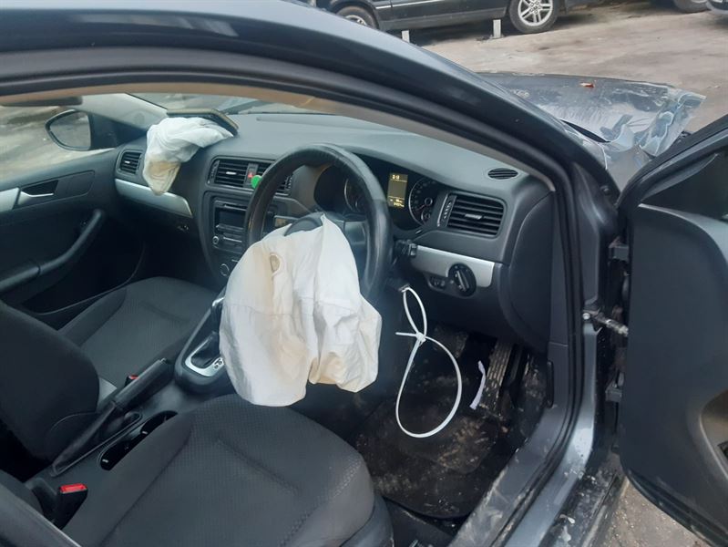 Розбірка VOLKSWAGEN JETTA VI седан (162, 163, AV3, AV2, AY2, AY3) (2011 - 2019)